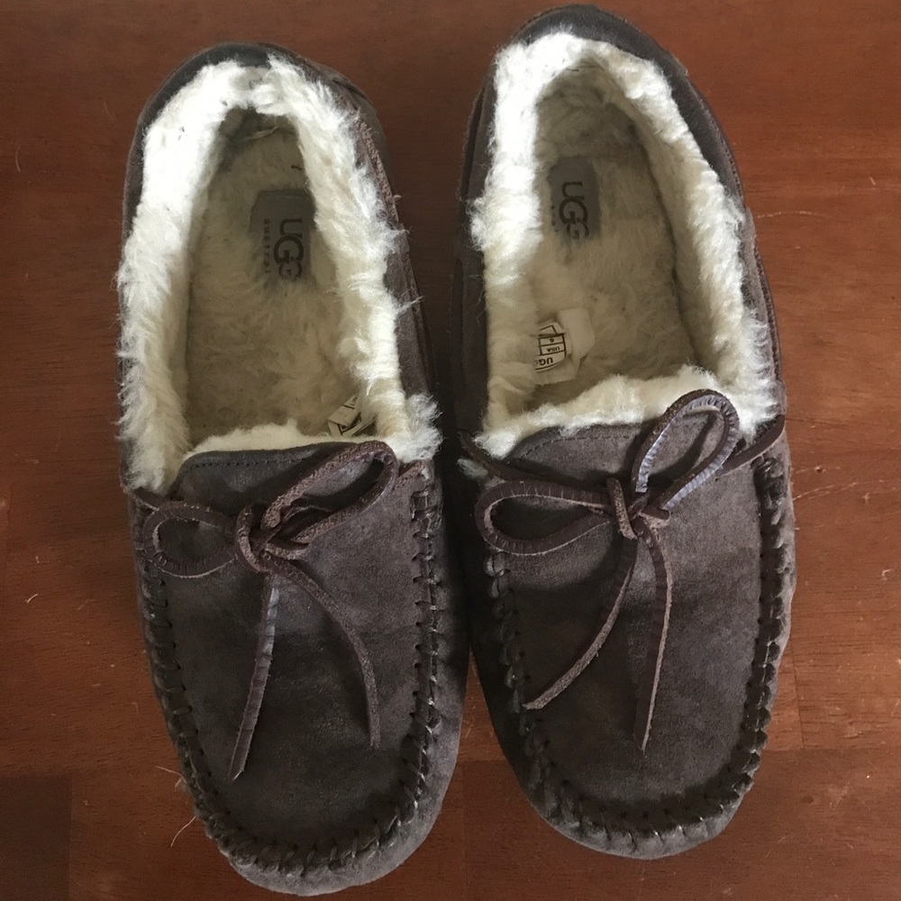 Ugg slippers women’s